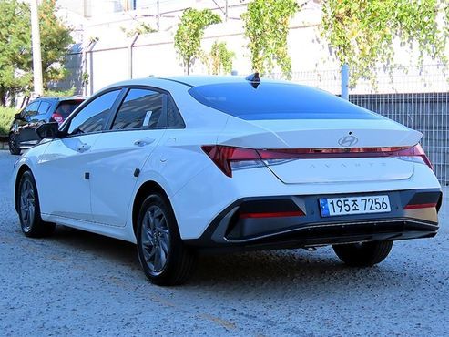 Hyundai AVANTE 1.6 Modern — пробег 20 180 км — фото 2 из 5