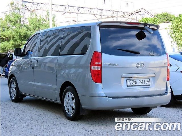 Hyundai Starex 12-Seater Wagon CVX Premium — пробег 189 450 км — фото 3 из 5