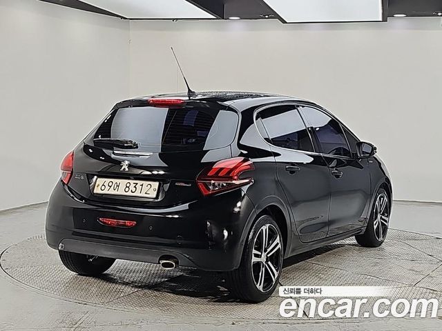 Peugeot 208 1.6 BlueHDi GT Line 5door — пробег 174 732 км — фото 2 из 5