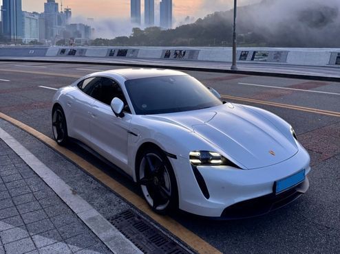 Porsche Taycan Base — пробег 68 500 км — фото 1 из 5