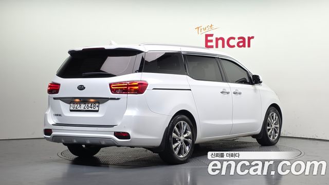 Kia Carnival из Кореи Encar