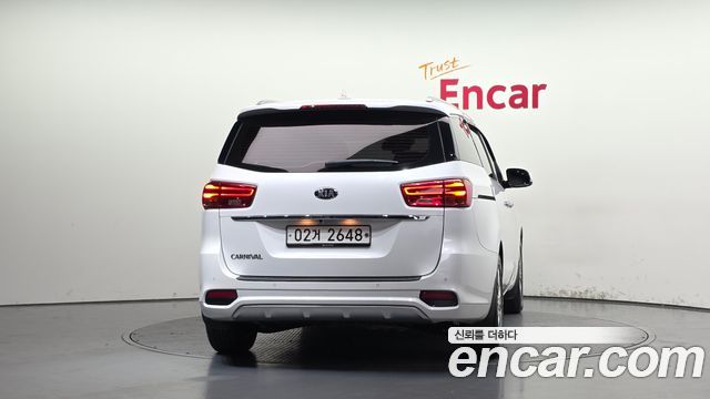 Kia Carnival из Кореи Encar