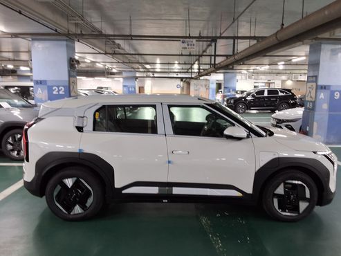 Kia EV3 Long Range 2WD Earth — пробег 7 км — фото 5 из 5