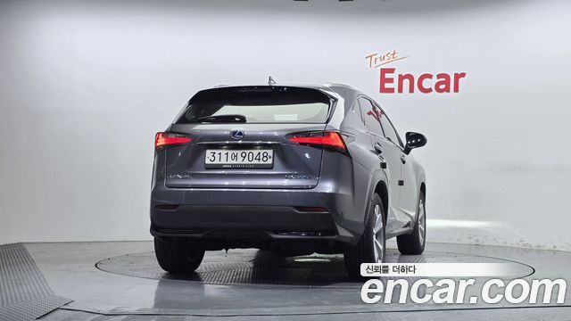 Lexus NX Executive — пробег 127 937 км — фото 4 из 5