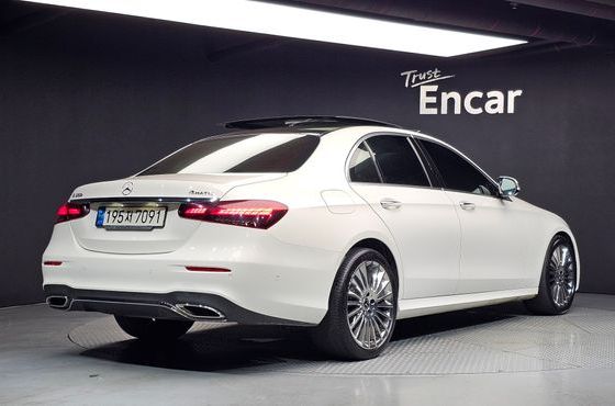 Mercedes-Benz E-Class E350 4MATIC AMG Line — пробег 77 173 км — фото 2 из 5