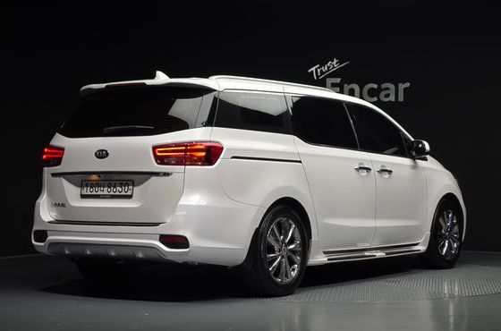 Kia Carnival 9-Seater Noblesse Special — пробег 129 281 км — фото 2 из 5