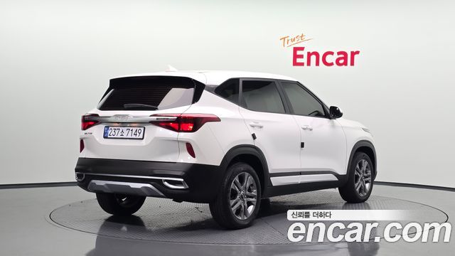 Kia Seltos из Кореи Encar
