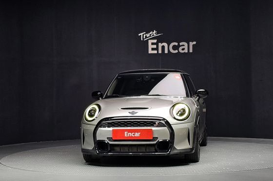 Mini Cooper Classic Launch Pack Third Generation — пробег 53 512 км — фото 3 из 5