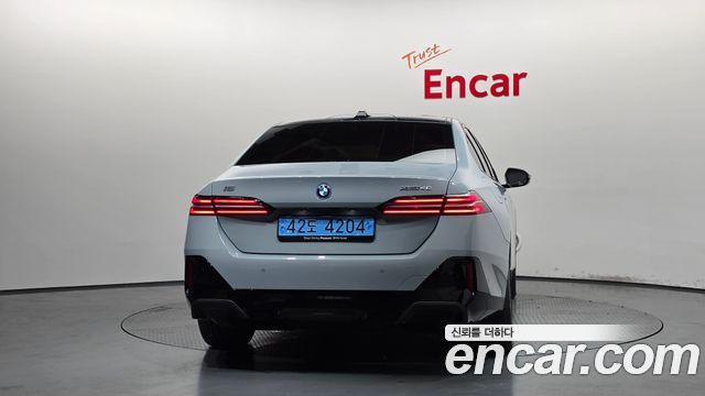 BMW i5 xDrive 40 M Sport — пробег 20 313 км — фото 4 из 5
