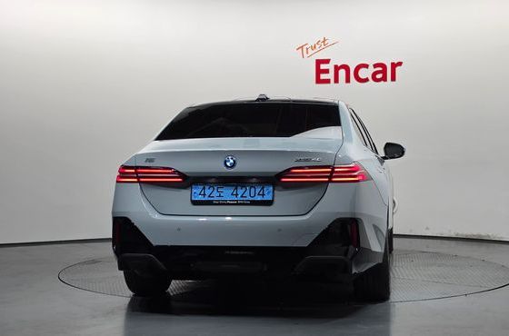 BMW i5 xDrive 40 M Sport — пробег 20 313 км — фото 4 из 5