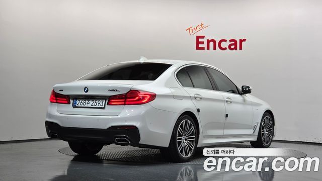 BMW 5-Series 520d xDrive M Sport Package Plus — пробег 68 445 км — фото 2 из 5