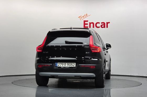 Volvo XC40 B4 Inscription — пробег 75 496 км — фото 4 из 5