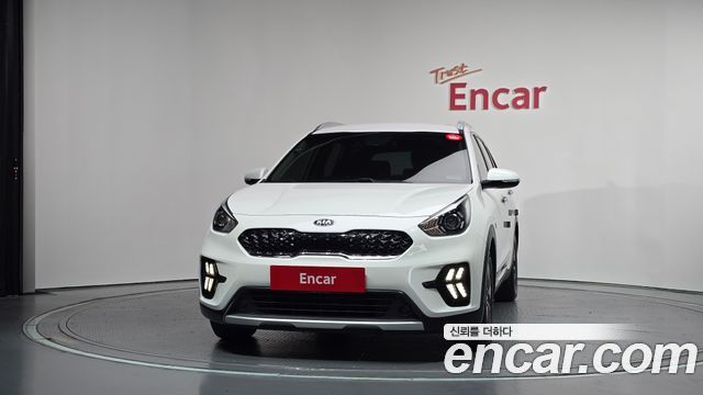 Kia Niro 1.6 HEV Prestige — пробег 130 553 км — фото 3 из 5