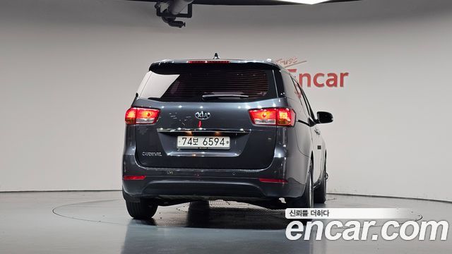Kia Carnival 11-seater Luxury — пробег 99 804 км — фото 4 из 5
