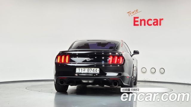 Ford Mustang Coupe — пробег 83 898 км — фото 4 из 5