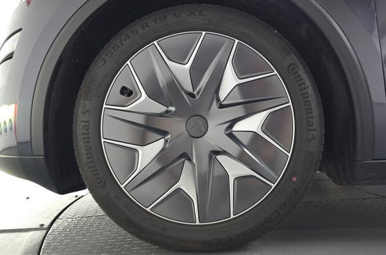 Tesla Model Y L Long Range AWD — пробег 6 662 км — фото 5 из 5