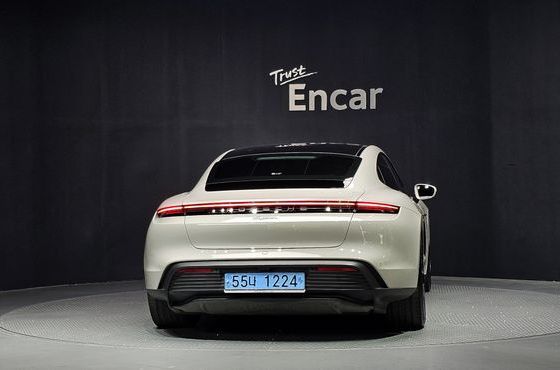 Porsche Taycan Base — пробег 51 347 км — фото 4 из 5