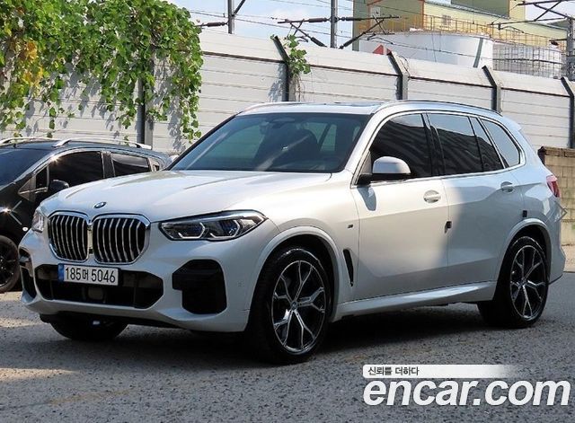 BMW X5 xDrive 40i M Sport — пробег 31 789 км — фото 2 из 5
