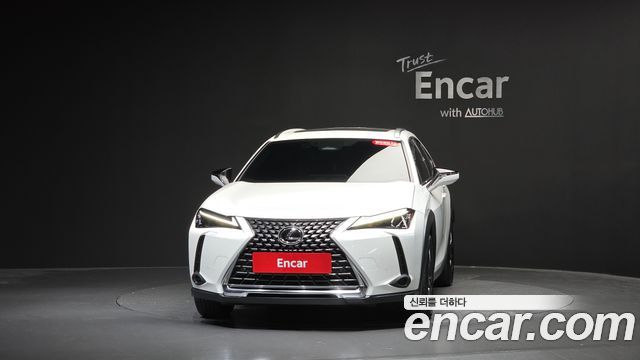 Lexus UX 2.0 2WD — пробег 10 196 км — фото 3 из 5
