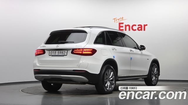 Mercedes-Benz GLC-Class GLC350e 4MATIC Premium — пробег 98 255 км — фото 2 из 5