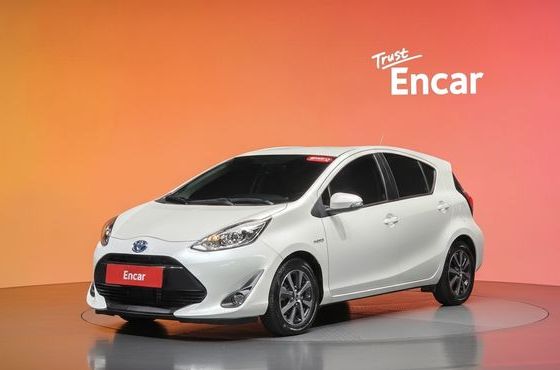Toyota Prius 1.5 — пробег 65 561 км — фото 1 из 5