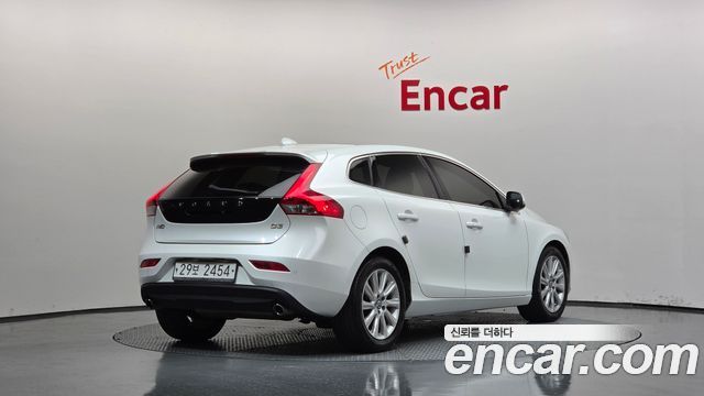 Volvo V40 из Кореи Encar