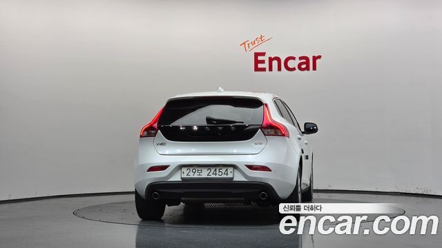 Volvo V40 из Кореи Encar