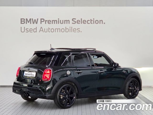 Mini Cooper 5Door Resolute Edition 3rd Gen — пробег 9 295 км — фото 2 из 5