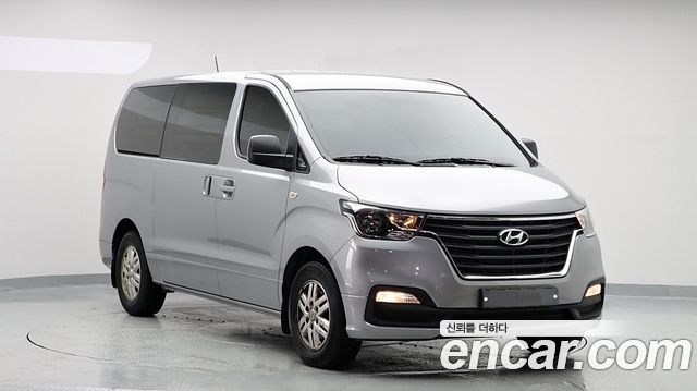 Hyundai Starex Van 3-Seater Smart — пробег 75 162 км — фото 3 из 5