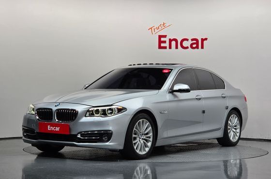 BMW 5-Series 520d Luxury Plus — пробег 78 100 км — фото 1 из 5