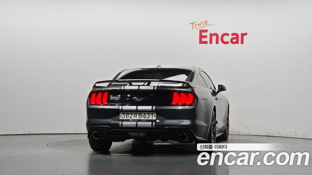 Ford Mustang Coupe — пробег 133 368 км — фото 4 из 5