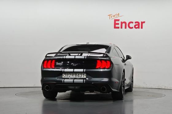 Ford Mustang Coupe — пробег 133 368 км — фото 4 из 5