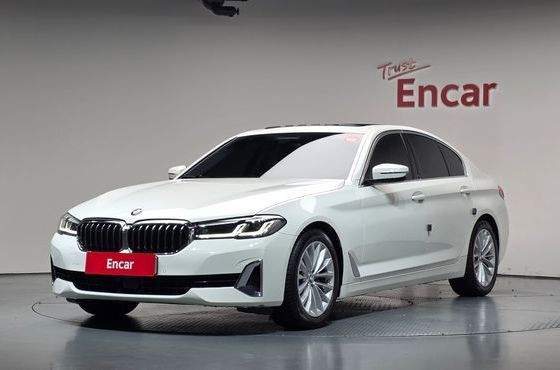 BMW 5-Series 520i Luxury — пробег 70 990 км — фото 1 из 5