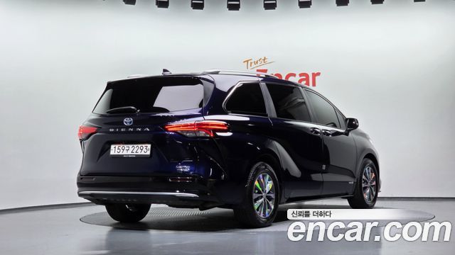 Toyota Sienna 2.5 Hybrid 2WD — пробег 128 675 км — фото 2 из 5