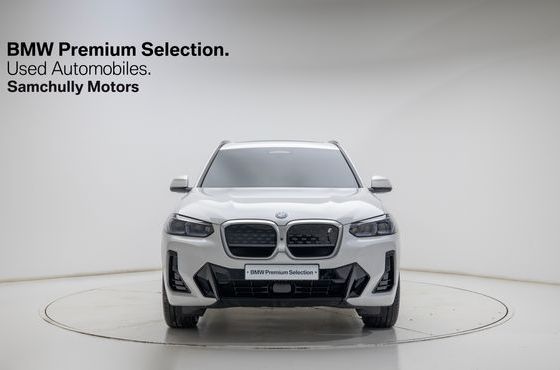BMW iX3 M Sports — пробег 5 300 км — фото 3 из 5