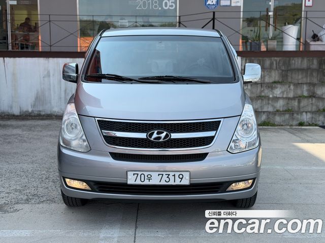 Hyundai Starex 12-Seater Wagon CVX Luxury — пробег 344 092 км — фото 3 из 5