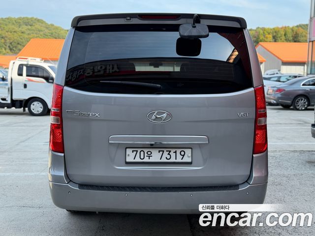 Hyundai Starex 12-Seater Wagon CVX Luxury — пробег 344 092 км — фото 4 из 5