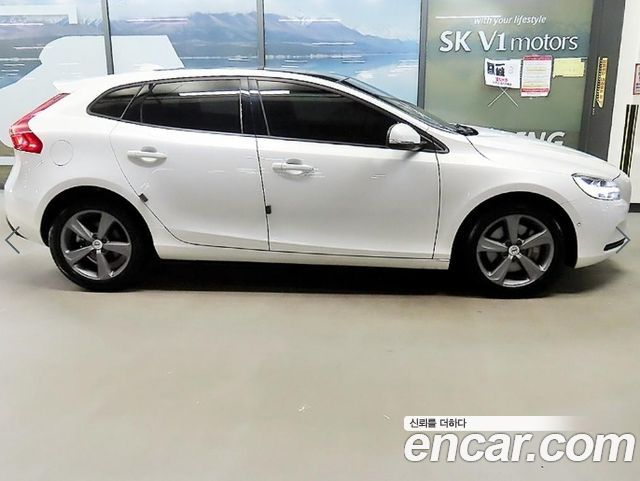 Volvo V40 из Кореи Encar
