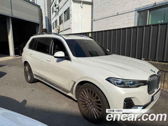 BMW X7 xDrive 40i Design Pure Excellence 7-Seater — пробег 92 115 км — фото 1 из 5
