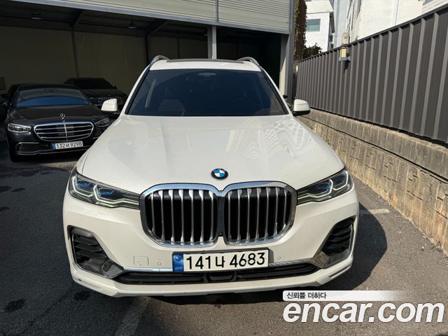 BMW X7 xDrive 40i Design Pure Excellence 7-Seater — пробег 92 115 км — фото 3 из 5