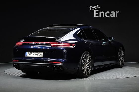 Porsche Panamera 3.0 AWD — пробег 75 218 км — фото 2 из 5