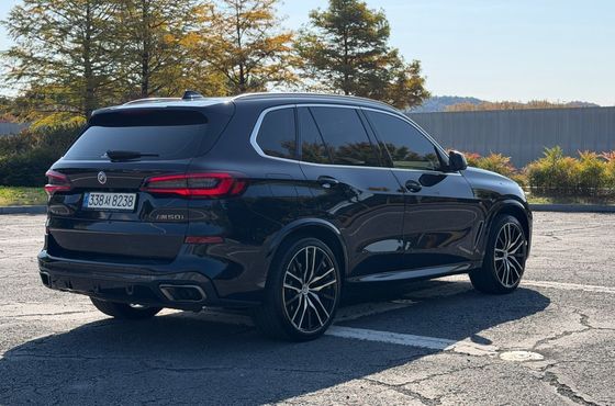 BMW X5 M50i — пробег 78 400 км — фото 2 из 5