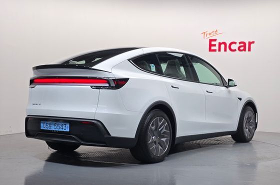 Tesla Model Y L Long Range AWD — пробег 16 км — фото 2 из 5