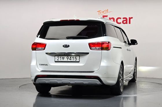Kia Carnival 9-seater Prestige — пробег 169 328 км — фото 4 из 5