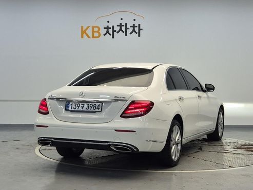 Mercedes-Benz E-Class E300 4MATIC Exclusive — пробег 47 040 км — фото 3 из 5