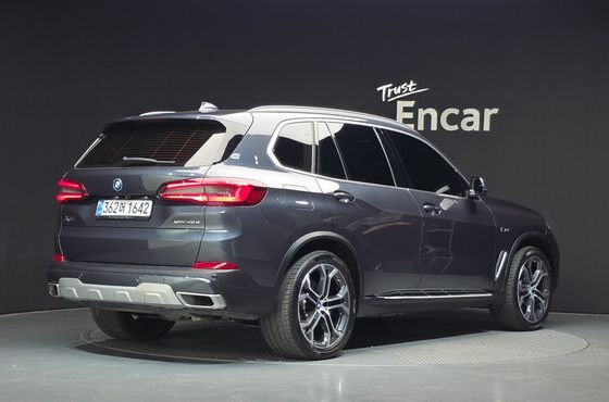 BMW X5 xDrive 45e xLine — пробег 92 418 км — фото 2 из 5