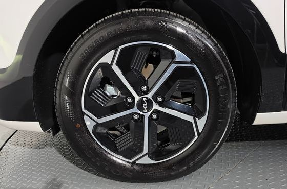 Kia Niro Prestige — пробег 5 991 км — фото 5 из 5