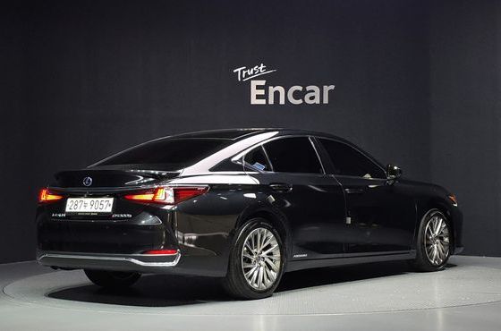 Lexus ES Executive — пробег 107 706 км — фото 2 из 5