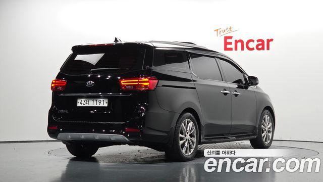 Kia Carnival 9-Seater Noblesse Special — пробег 120 178 км — фото 2 из 5