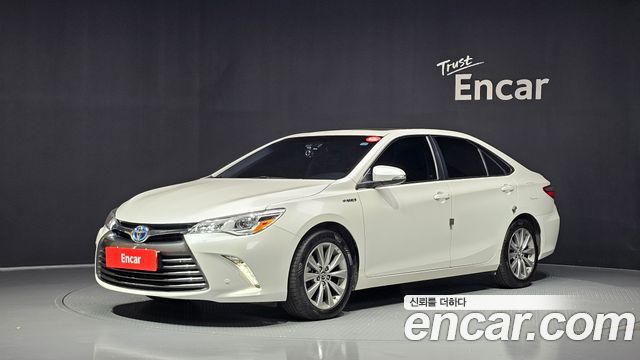 Toyota Camry Hybrid XLE — пробег 112 160 км — фото 1 из 5